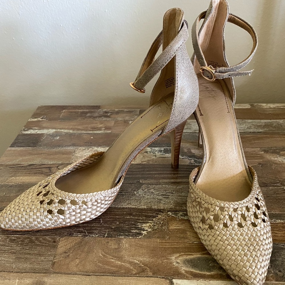 Brand New Latigo Shoes, Size 9.5